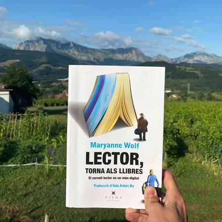 Lectora, vuelve a casa | Álbumes ilustrados, libros informativos y objetos literarios.